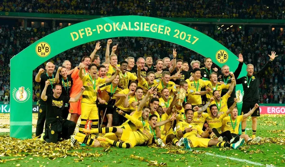 今晚法兰克福备战国王杯;临场应变细节曝光;引发热议;赛季目标并未改变的简单介绍 今晚法兰克福备战国王杯;临场应变细节曝光;引发热议;赛季目标并未改变的简单介绍